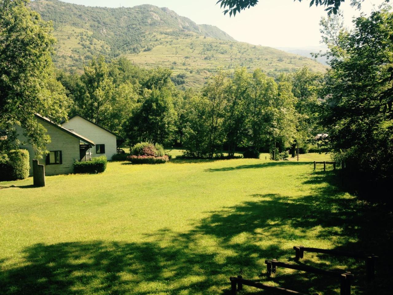 Camping Le Castella Luzenac Exterior photo